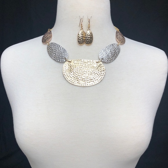 Hammered Ovals Mixed Metals Necklace Earrings Set - Picture 3 of 3